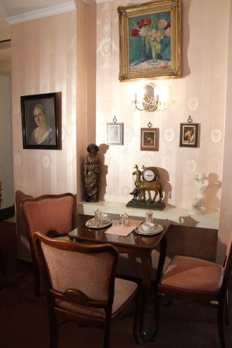 Hotel Café Adler - image 13