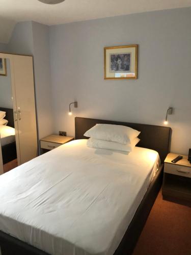 The Town Hotel 2