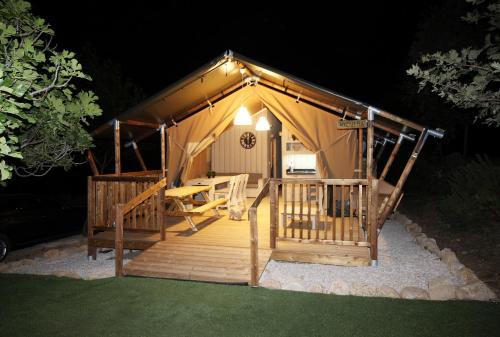 balkon/terras, Veragua. Glamping y Apartamentos turisticos in Villanueva De La Vera