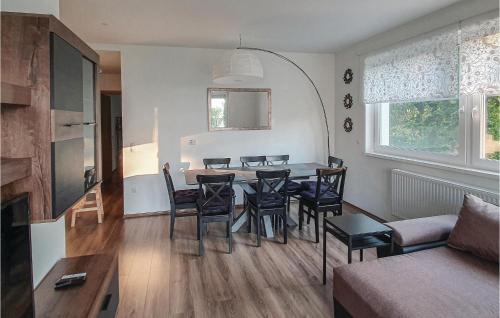  Beautiful apartment in Balatonlelle w/ WiFi and 3 Bedrooms in Balatonlelle