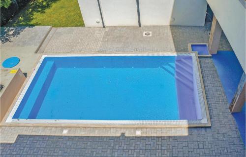  Awesome apartment in Balatonlelle w/ Outdoor swimming pool, WiFi and 1 Bedrooms in Balatonlelle