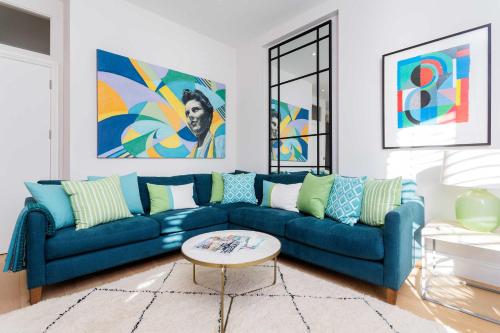 Veeve - Blue Velvet Sanctuary, Clapham, London