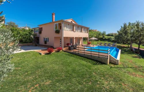 สระว่ายน้ำ, Apartment Kata with Private Pool in ราเดติชิ