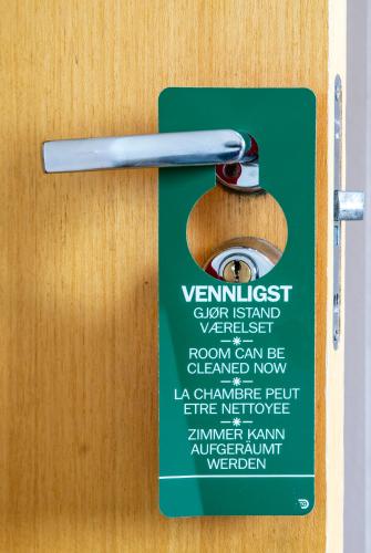 Sandmoen Motel (Free Parking) - image 5