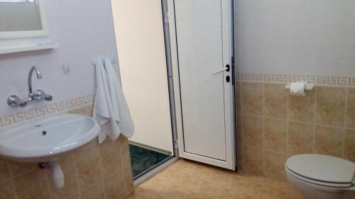 Guest House Diamant - image 7