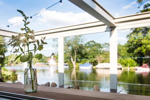 The Swan, Streatley, Berkshire