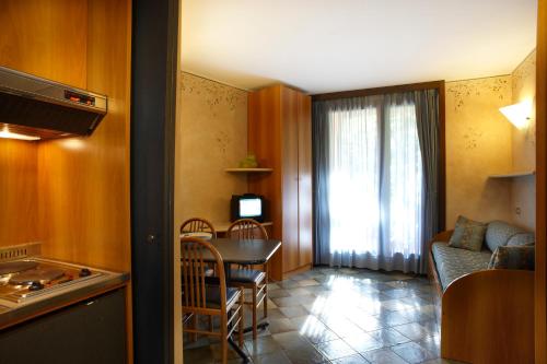 Studio (2 Adults)