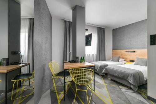 Air Hotel - image 7