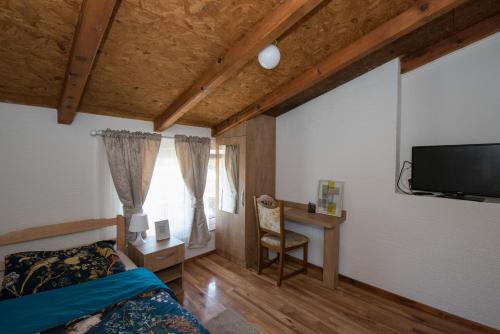 2 twin beds