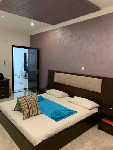 Deluxe Double Room image 10
