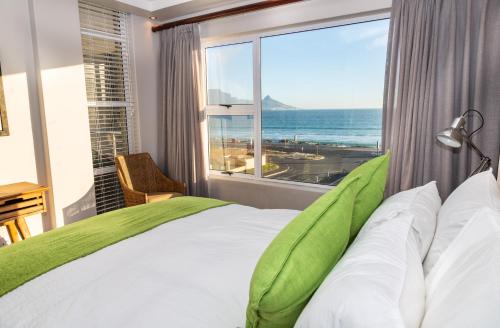Luxury Ocean View Beachfront 2 bed apartment -206 The Waves, Blouberg, Cape Town
