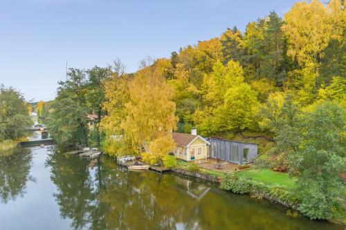Beautiful luxury family home surrounded by nature and water and only 20 minutes from city center