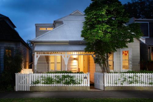 vhod, Beautiful Renovated Home With Water Views and Yard in Balmain