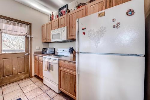 Tarn Landing C-19 Condo in Frisco, USA