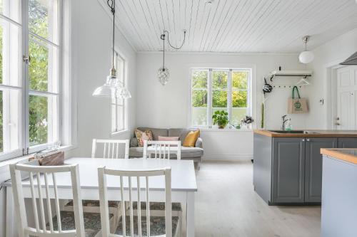 Peaceful, Picturesque Lake & Forest Retreat, Stockholm (photo 7)