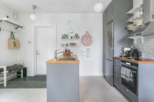 Peaceful, Picturesque Lake & Forest Retreat, Stockholm (photo 10)