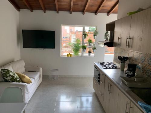 Apartamento remodelado en el mejor sitio del centro de Medellín Home Aris 401 - Montebello