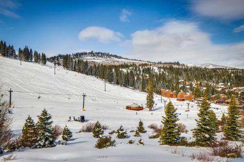 Tasteful Truckee Cabin - main image