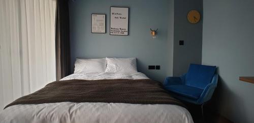 Deluxe Double Room with Bath room in Leo111/Yan Cheng Pier 2