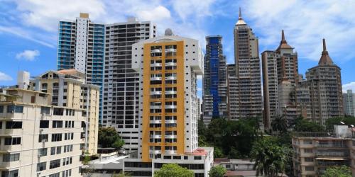 Pandangan, Blu Hostel in Panama City