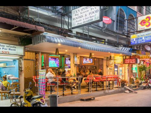 Tuk’s Sports Bar 1