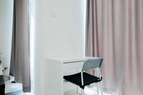 Highest Value Studio Apartment at Brooklyn Alam Sutera By Travelio - image 5