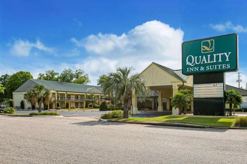 Quality Inn & Suites near Lake Eufaula