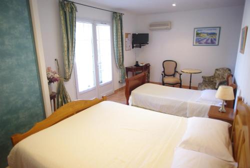 Triple Room with Terrace