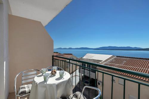  Apartments Ferdo in Živogošće