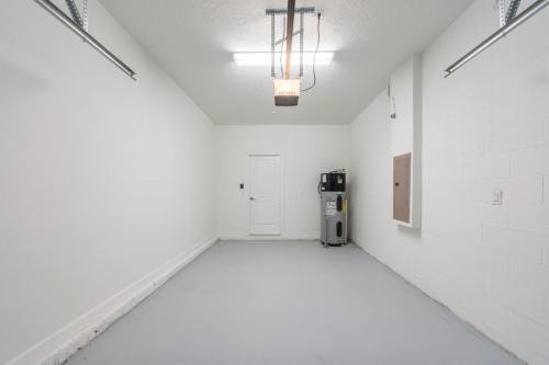 Champions Gate Luxury Home! Home - image 3