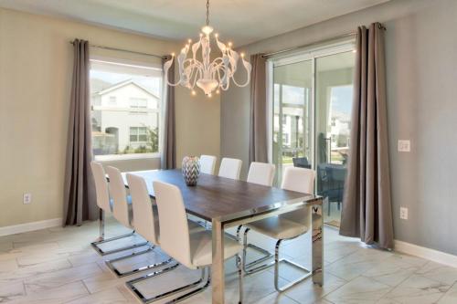 Champions Gate Luxury Home! Home - image 5