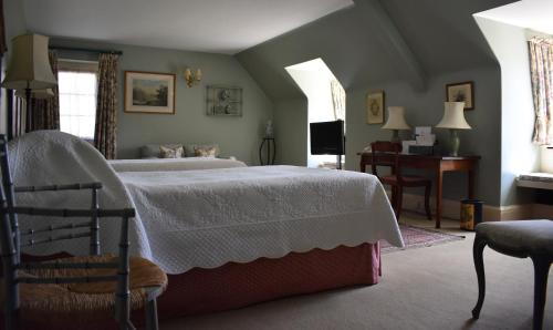 2 twin beds