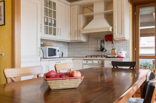 Bright house with 2 bedrooms & a unique terrace, Bergamo (foto 9)