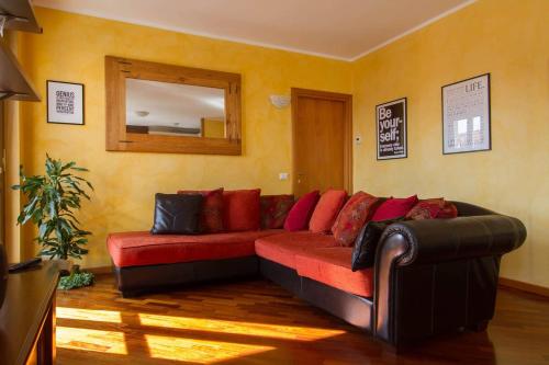 Bright house with 2 bedrooms & a unique terrace, Bergamo (foto 8)