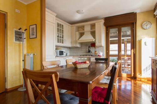 Bright house with 2 bedrooms & a unique terrace, Bergamo (foto 2)