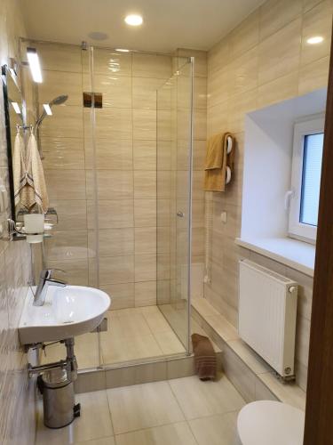 淋浴間, Solena in 阿利圖斯