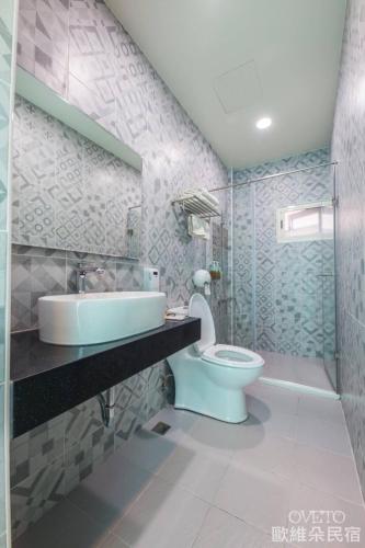 Bathroom, OVETO Inn near Xiao Liu Qiu