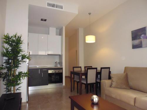 Comfort Apartment - Biedmas 2 room in Apartamentos Pinar Málaga Centro - Carretería