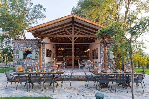 Zigo's Hotel - image 13