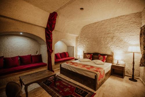Alia Cave Hotel - image 5