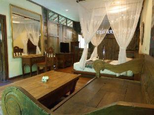 Imah Seniman Hotel in Lembang