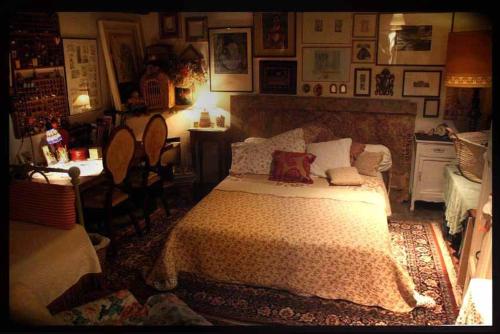 1 queen bed, 1 twin bed