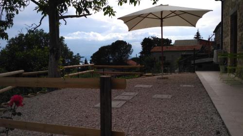  Umbria vista lago Trasimeno in Castel Rigone