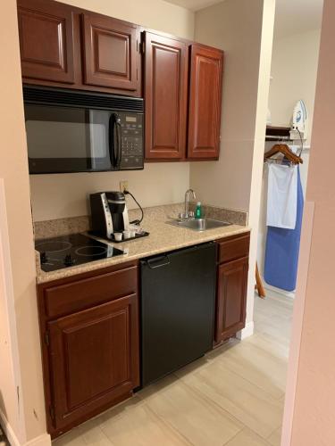 ห้องครัว, วินเกท บาย วินด์แฮม ไบรตัน (Wingate by Wyndham Brighton) in ไบร์ทตัน (MI)