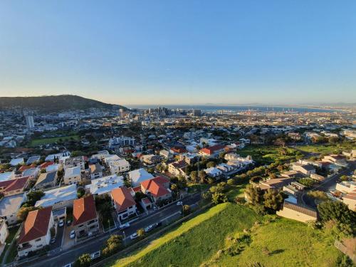 Piscina, Disa Park 14th Floor Apartment with City Views in Vredehoek
