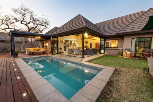 Moya Safari Villa