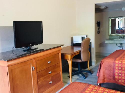 Masters Inn – Seffner, FL