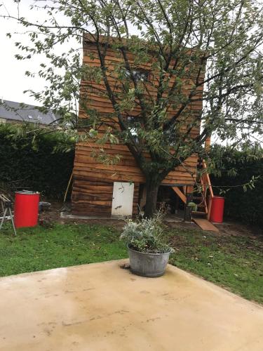 Cabane du hérisson (Cabane du herisson) in Larouillies