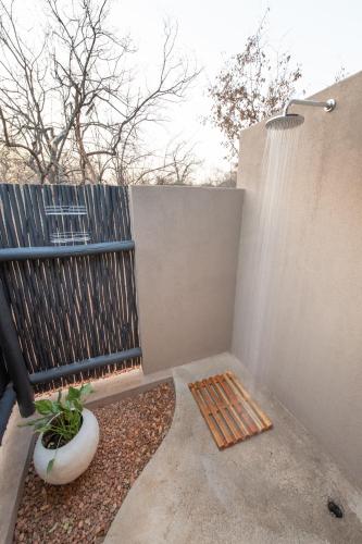 223766669 Moya Safari Villa
