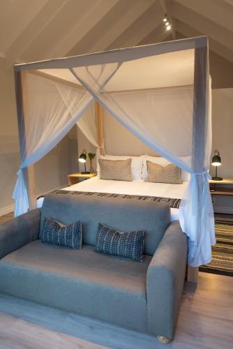 223766762 Moya Safari Villa